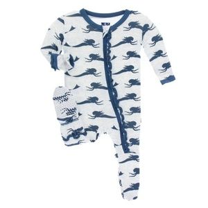 Print Muffin Ruffle Footie with Zipper in Natural